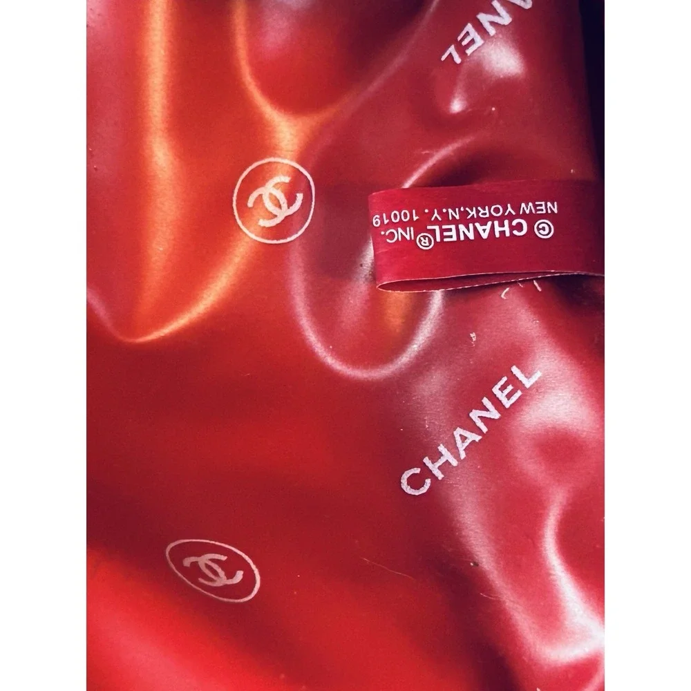 CHANEL Beauty Cosmetic Makeup Bag Pouch Clutch (RED and White) 10